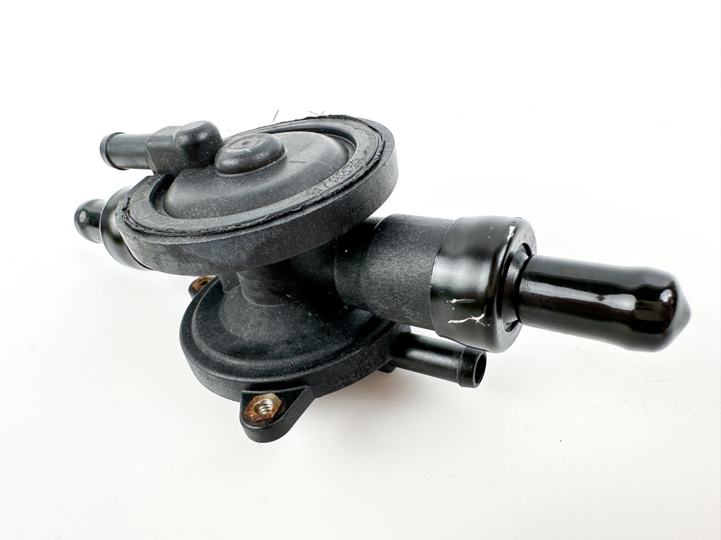 2007 Evinrude 250 HP 2 Stroke Outboard Fuel Lift Pump 5007312 OEM