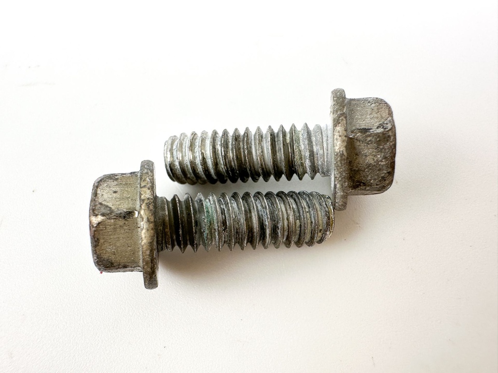 2007 Evinrude 250 HP 2 Stroke Outboard Cowling Latch Assembly 5005886 OEM