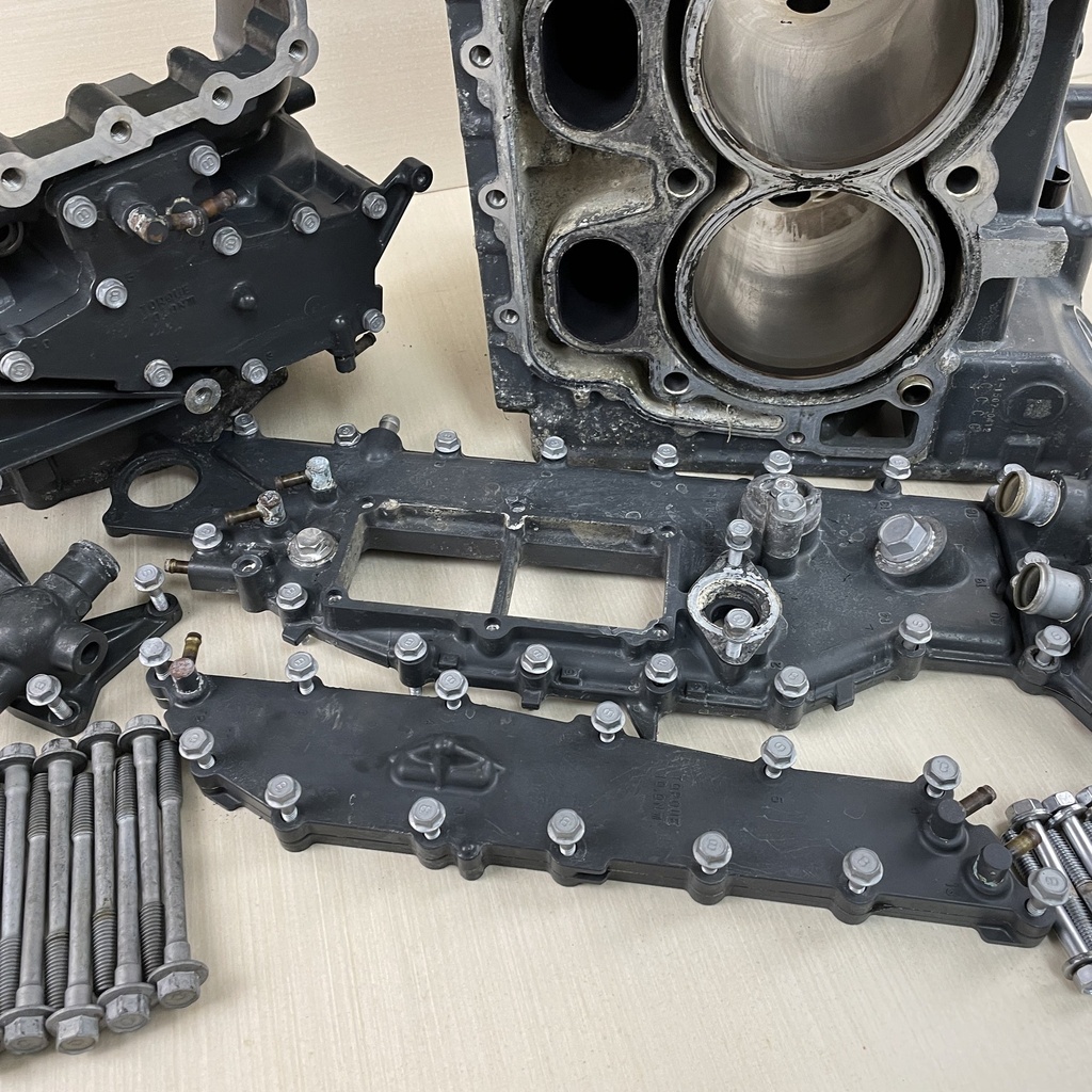 2015 Yamaha 200HP F200 4 Stroke Outboard Crankcase Block Assembly 6DA-15109-00-9S  