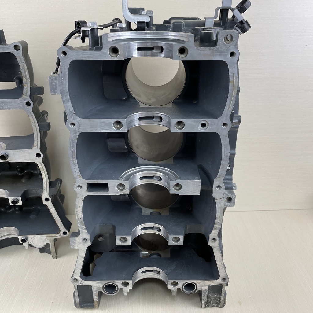 2015 Yamaha 200HP F200 4 Stroke Outboard Crankcase Block Assembly 6DA-15109-00-9S  