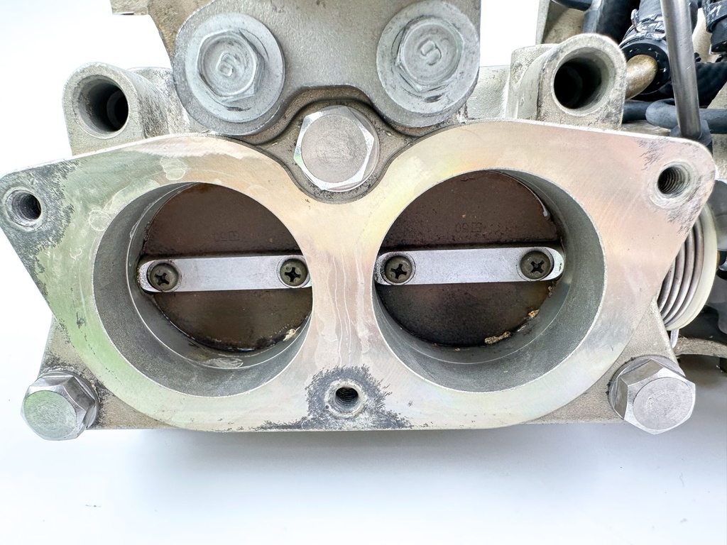 2004 Yamaha 115 HP 4 Stroke Outboard Intake Manifold & Throttle Body 68V-14200-03-00 OEM