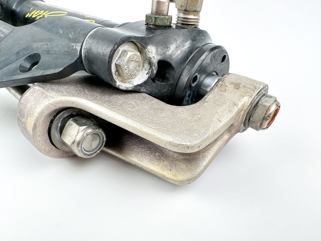 SeaStar Front Mount Outboard Hydraulic Steering Cylinder Assembly Ram HC5345