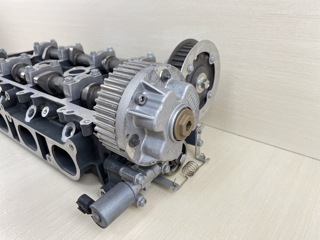 2015 Yamaha 200HP F200 4 Stroke Outboard Cylinder Head 6DA-W009A-00-9S PARTS