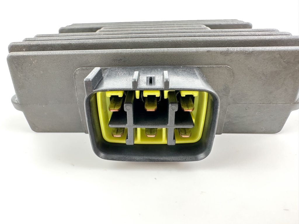 2004 Yamaha 115 HP 4 Stroke Outboard Rectifier & Regulator 68V-81960-00-00 OEM