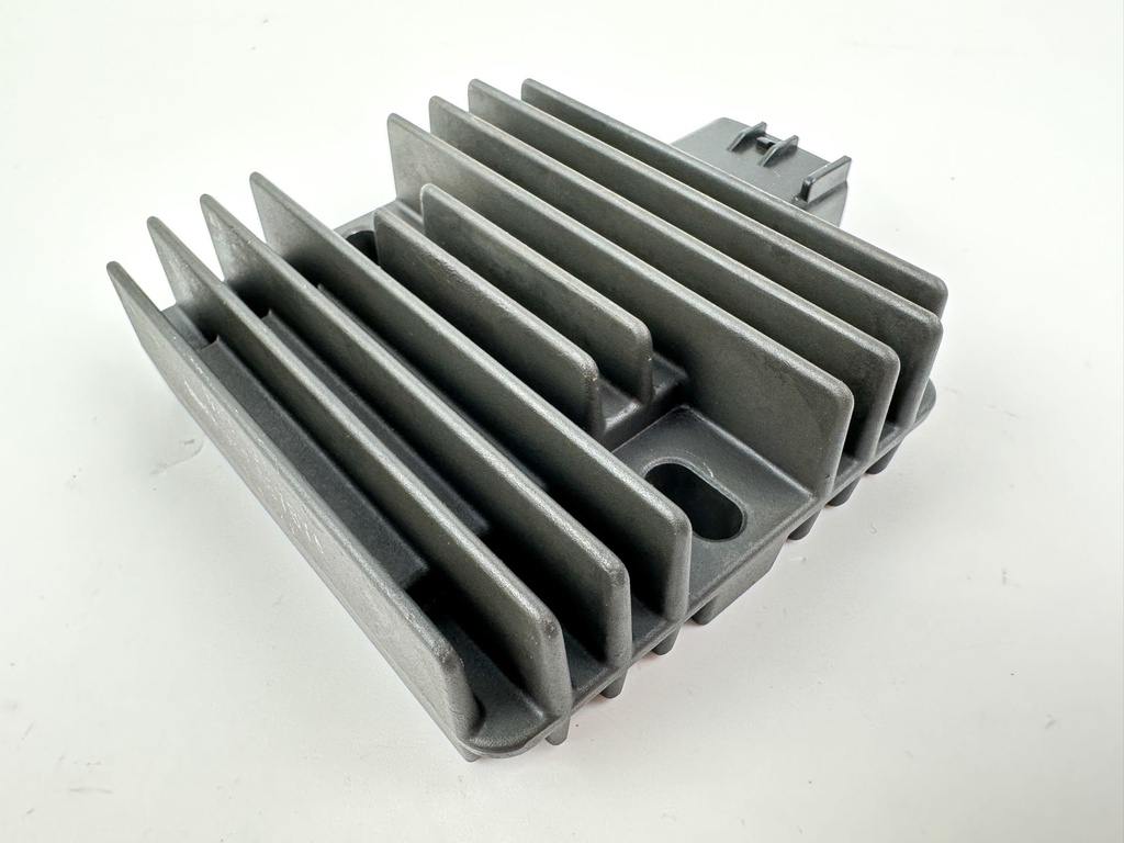 2004 Yamaha 115 HP 4 Stroke Outboard Rectifier & Regulator 68V-81960-00-00 OEM