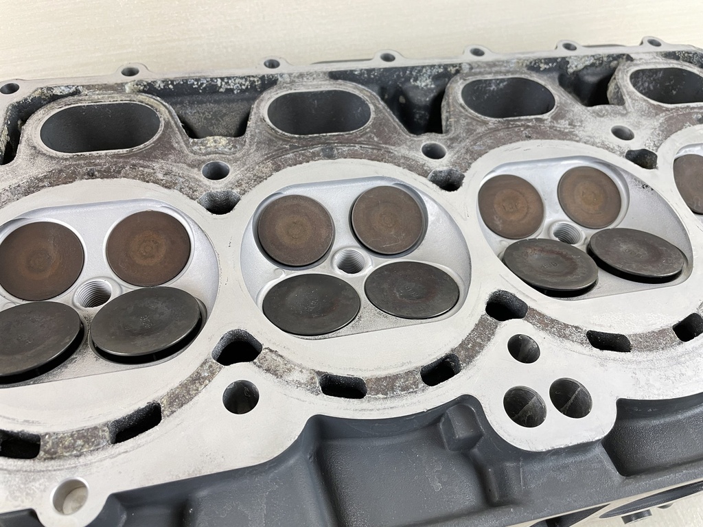 2015 Yamaha 200HP F200 4 Stroke Outboard Cylinder Head 6DA-W009A-00-9S PARTS