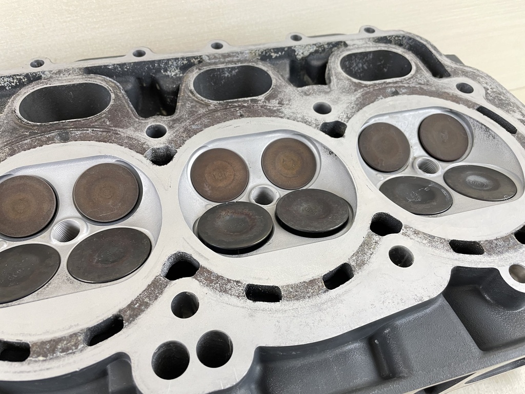 2015 Yamaha 200HP F200 4 Stroke Outboard Cylinder Head 6DA-W009A-00-9S PARTS