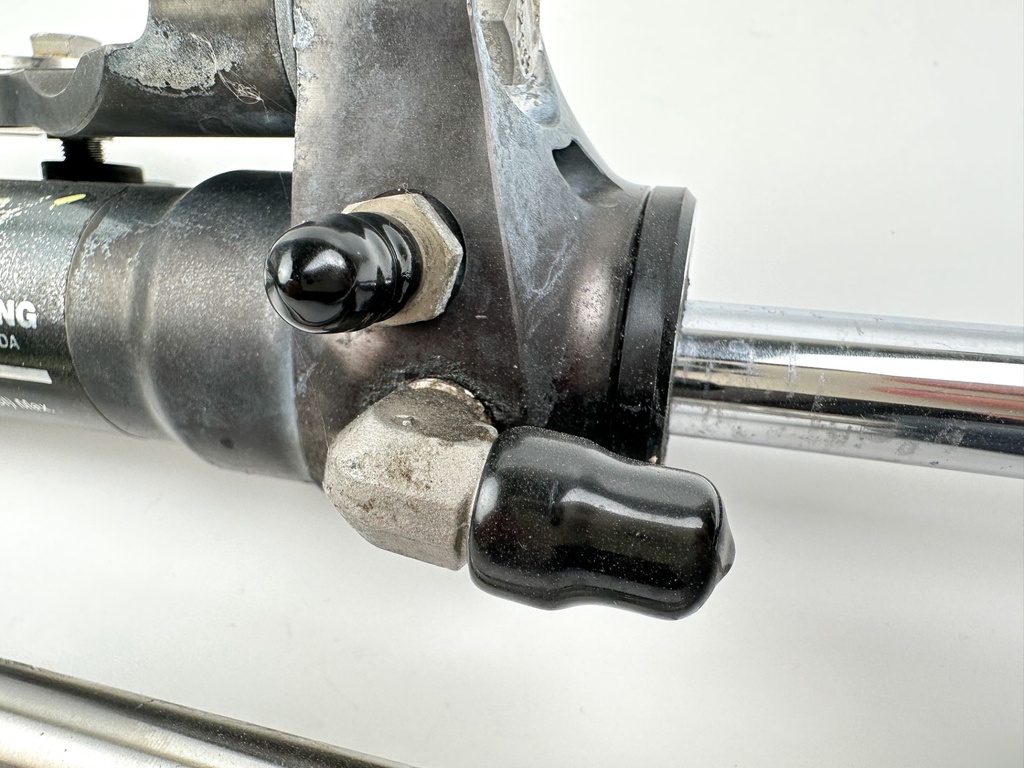 SeaStar Front Mount Outboard Hydraulic Steering Cylinder Assembly HC5358