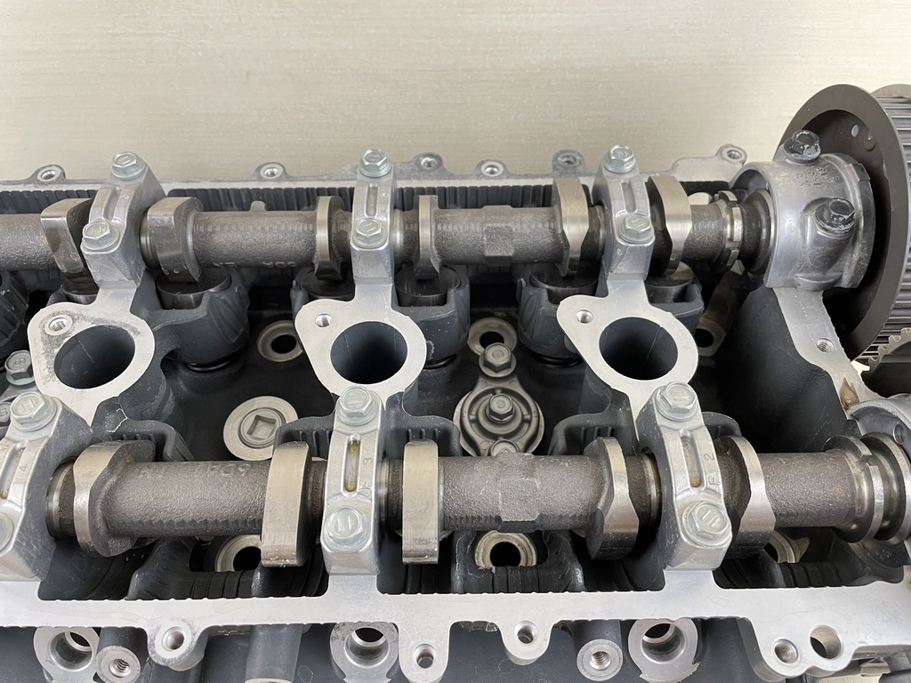 2015 Yamaha 200HP F200 4 Stroke Outboard Cylinder Head 6DA-W009A-00-9S PARTS