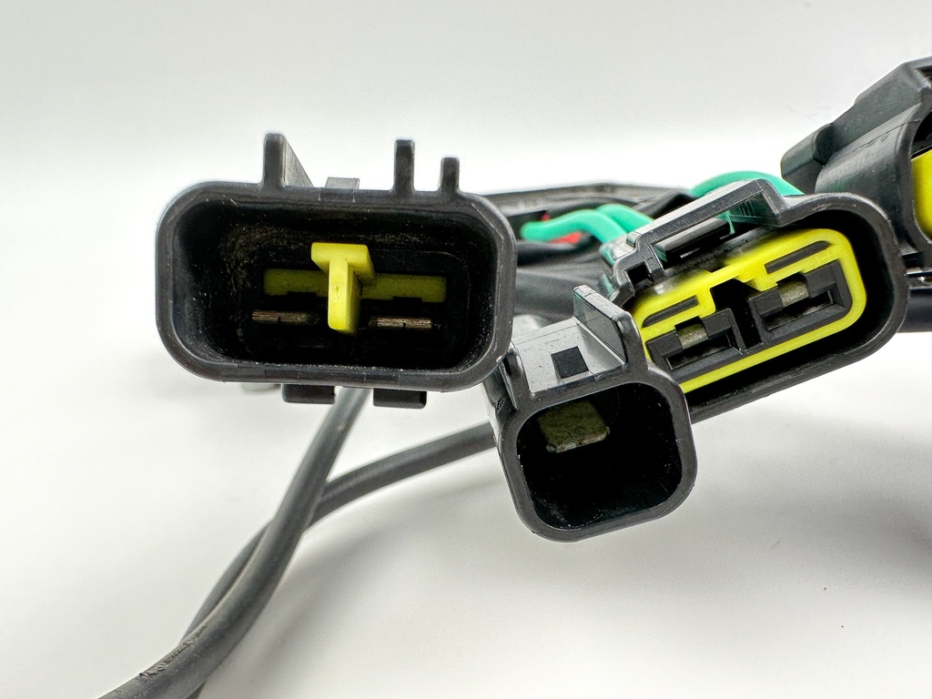 2015 Yamaha 250HP Outboard Engine Rectifier Regulator 6CE-81960-00-00