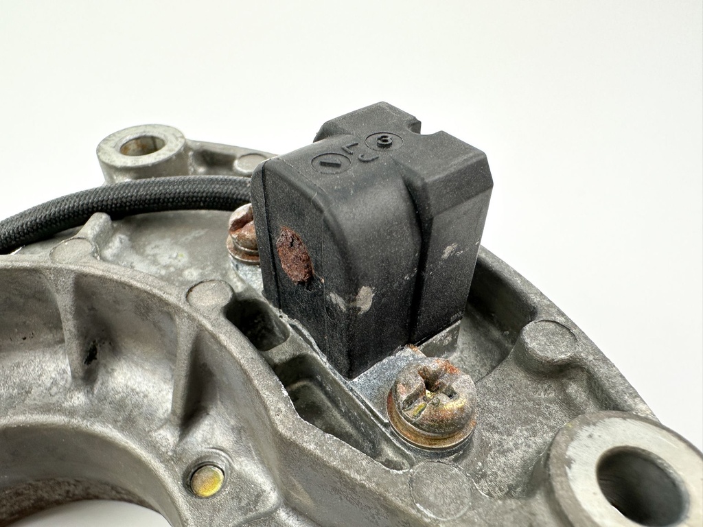 2004 Yamaha 90HP 4 Stroke Outboard Coil Pulser Base Stator Assembly 67F-85560-01-00