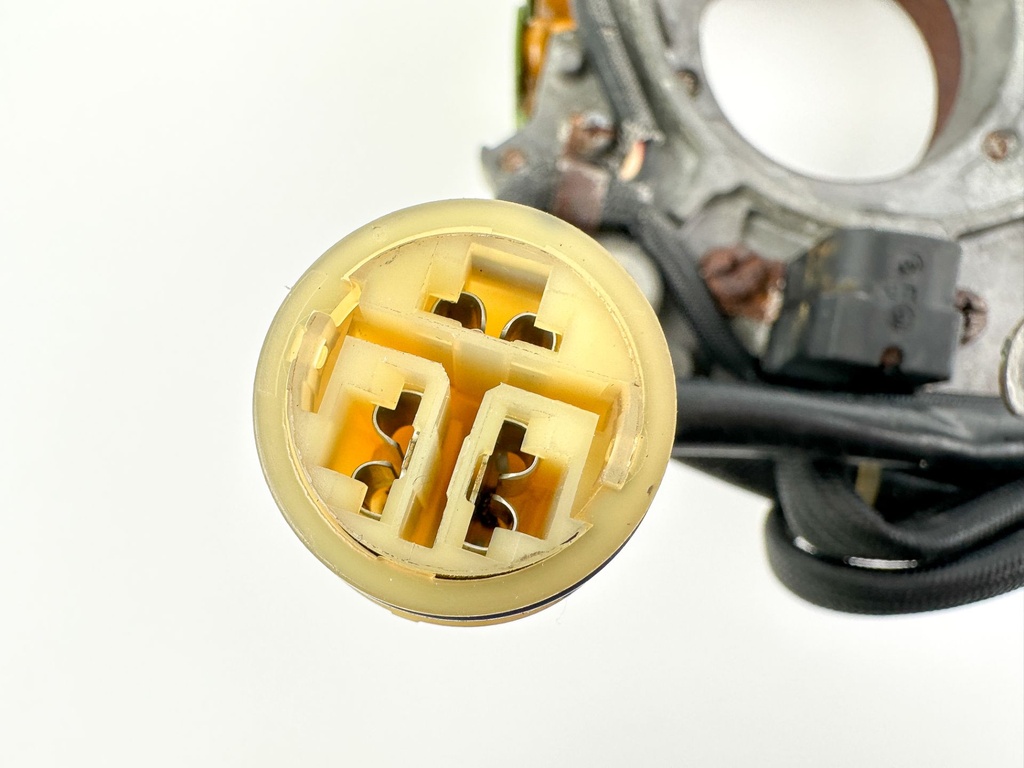 99-04 Yamaha 75 80 90 100 HP 4 Stroke Outboard Pulser Base Stator Assembly 67F-85560-01-00