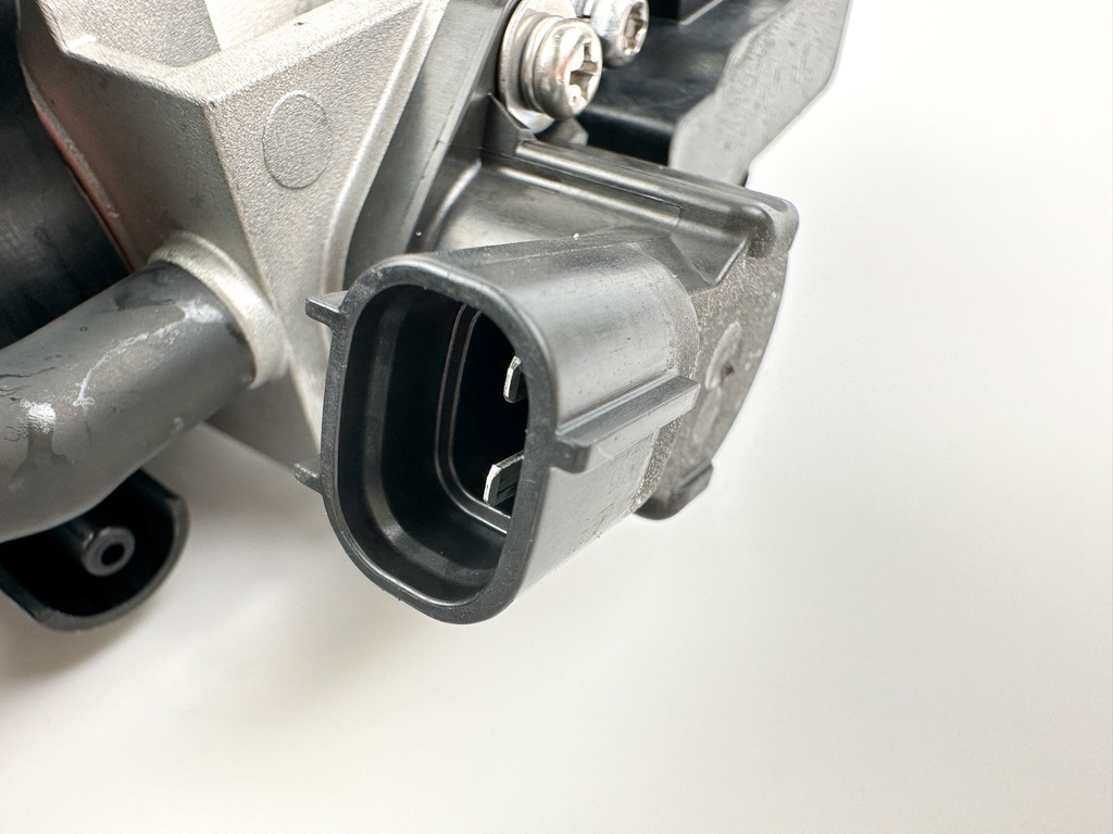 2018 Yamaha 25 HP 4 Stroke Outboard Intake Manifold & Throttle Body 6FM-14200-00-00 OEM