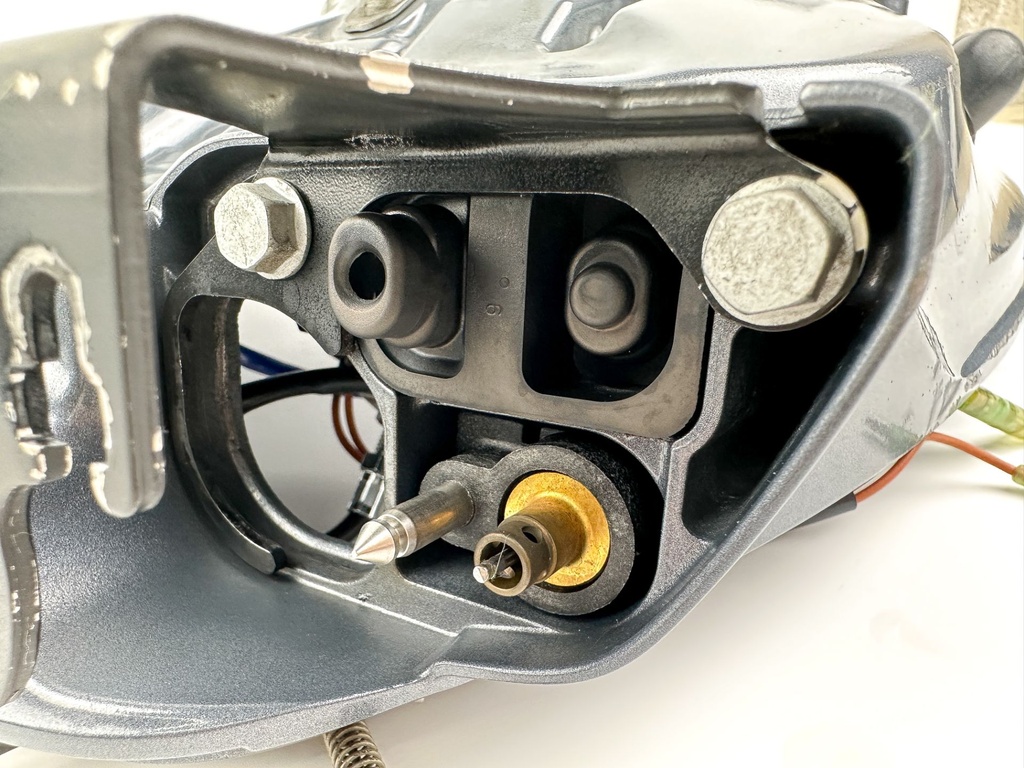 2018 Yamaha 25 HP 4 Stroke Outboard Bottom Cowling Pan 6FM-42710-00-8D OEM