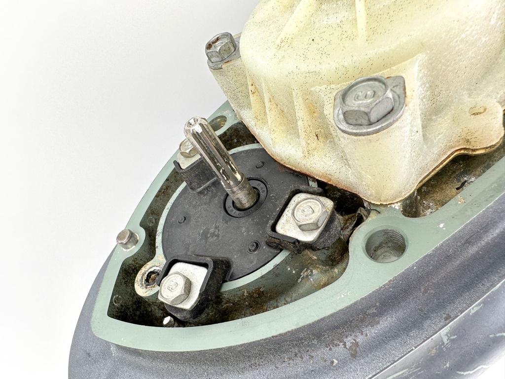 Yamaha 115HP 4 Stroke Outboard 25" Lower Unit Gear Case 2000-14 Needs Seals