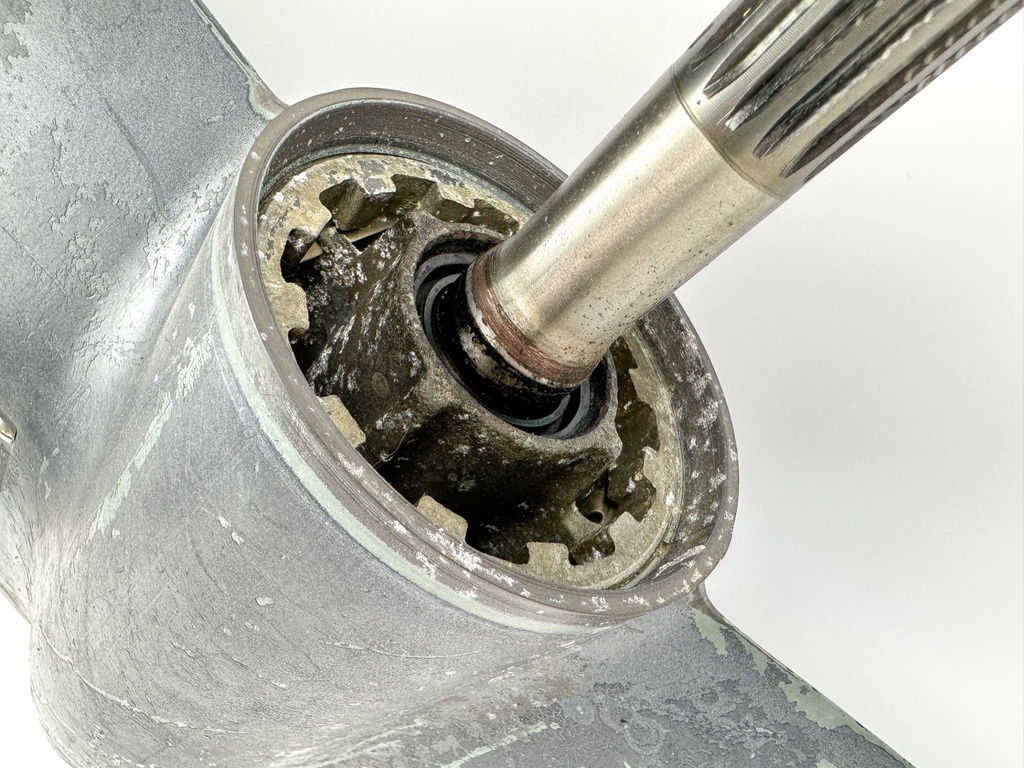 Yamaha 115HP 4 Stroke Outboard 25" Lower Unit Gear Case 2000-14 Needs Seals