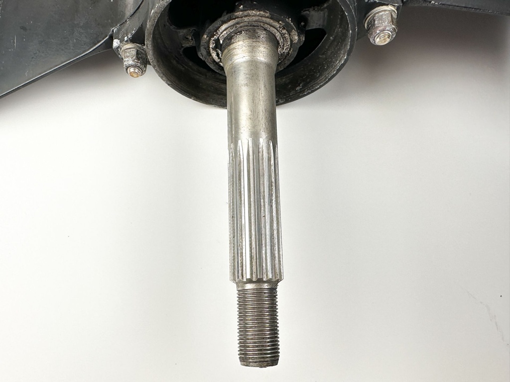 Mercury 75 90 115 125 HP 2 Stroke 20" Long Lower Unit Gear Case 9011J15