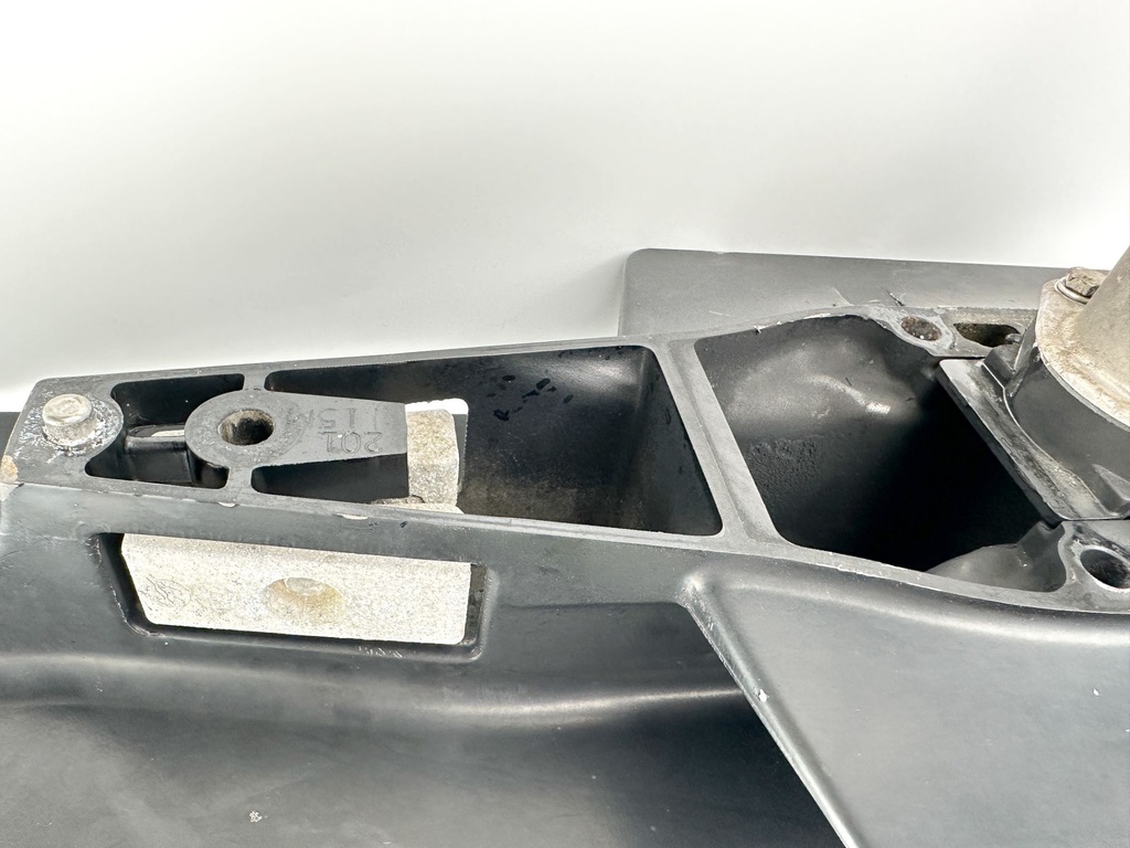 Mercury 75 90 115 125 HP 2 Stroke 20" Long Lower Unit Gear Case 9011J15