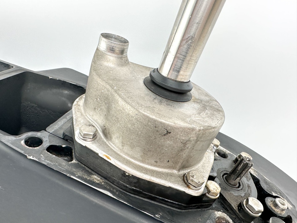 Mercury 75 90 115 125 HP 2 Stroke 20" Long Lower Unit Gear Case 9011J15