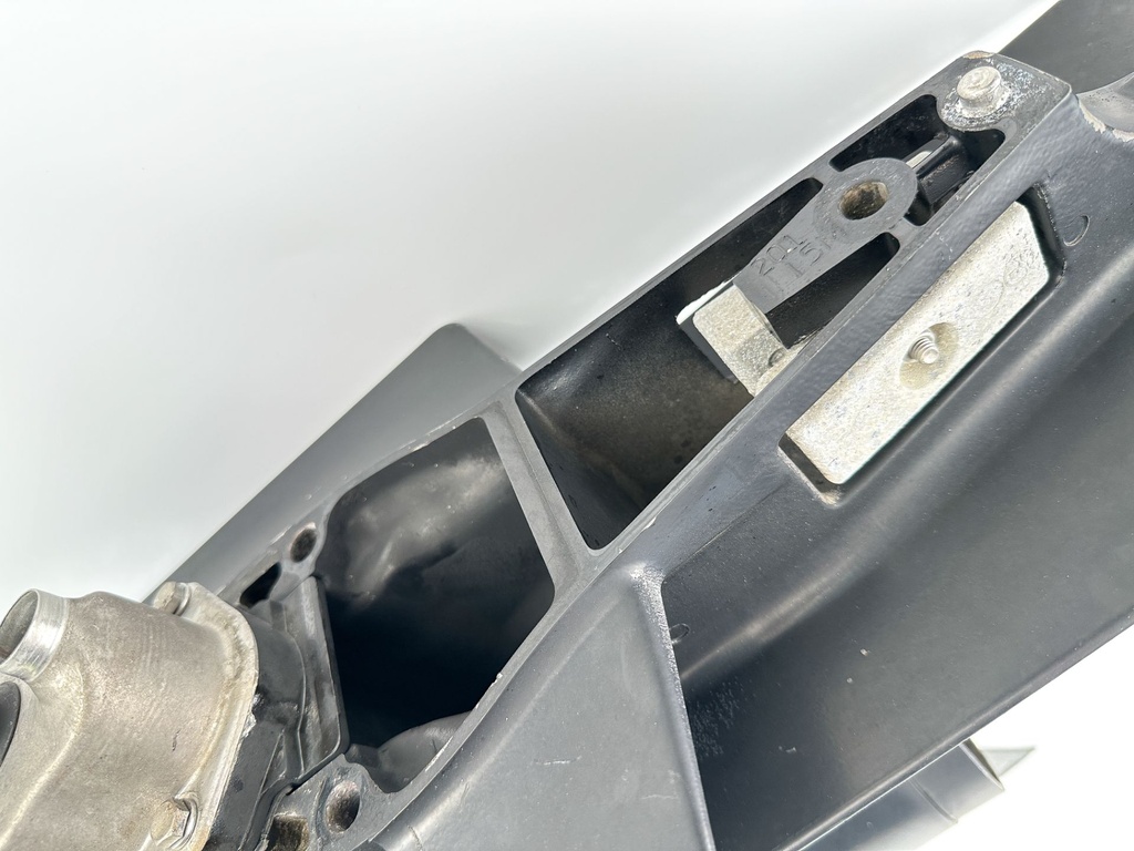 Mercury 75 90 115 125 HP 2 Stroke 20" Long Lower Unit Gear Case 9011J15