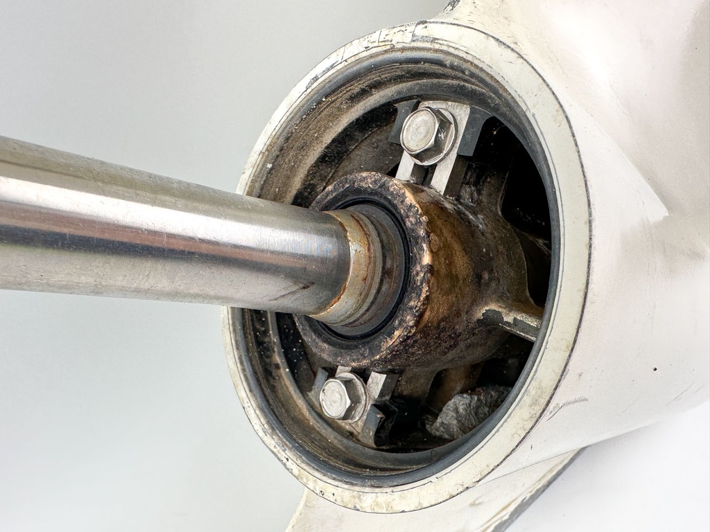 Evinrude 200 225 250 HP Etec 25" XL M1 Lower Unit Gear Case 5005549