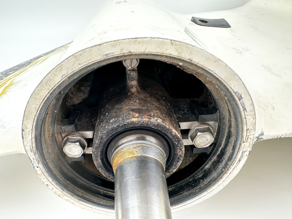 Evinrude 200 225 250 HP Etec 25" XL M1 Lower Unit Gear Case 5005549