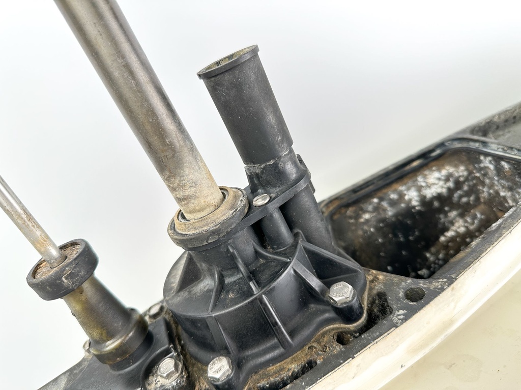 Evinrude 200 225 250 HP Etec 25" XL M1 Lower Unit Gear Case 5005549