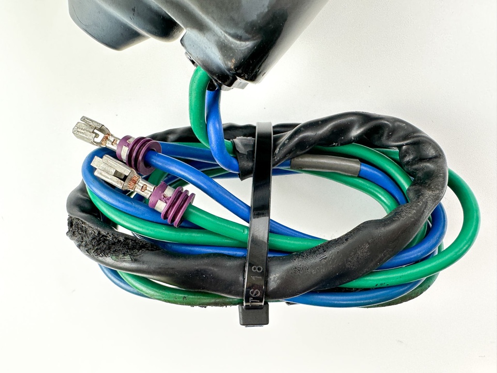 2008 Evinrude 250 HP 2 Stroke Outboard Power Trim Tilt Unit 5007662 OEM