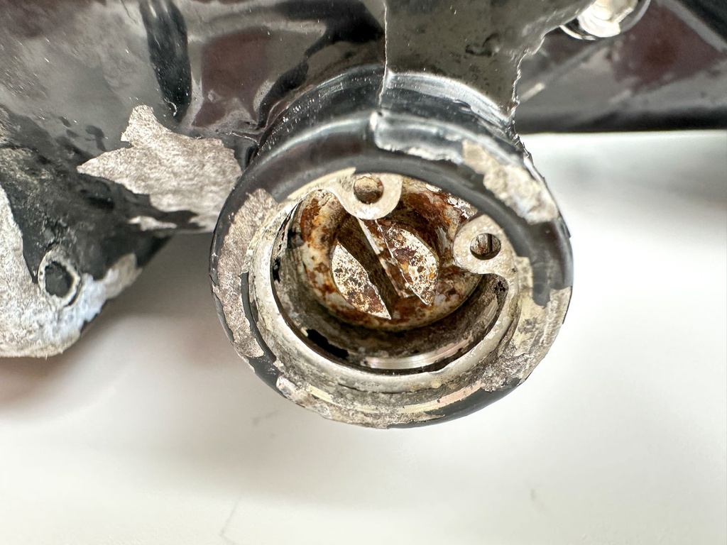 2008 Evinrude 250 HP 2 Stroke Outboard Power Trim Tilt Unit 5007662 OEM