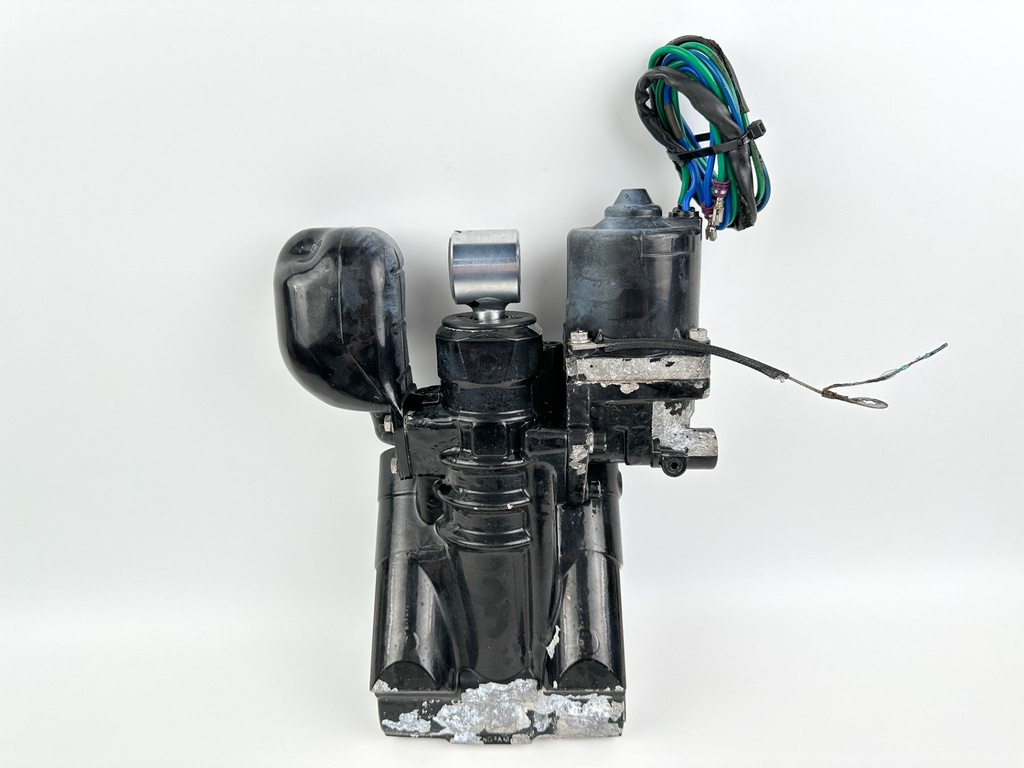 2008 Evinrude 250 HP 2 Stroke Outboard Power Trim Tilt Unit 5007662 OEM