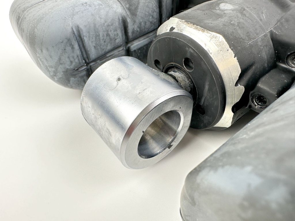 2008 Evinrude 250 HP 2 Stroke Outboard Power Trim Tilt Unit 5007662 OEM