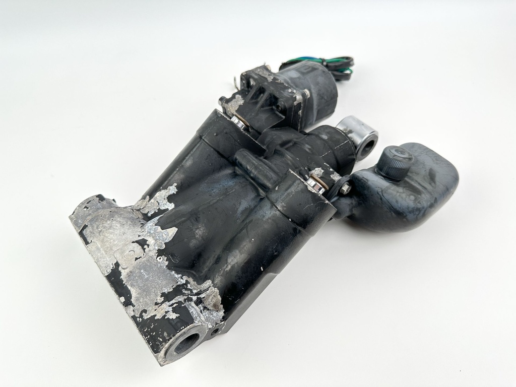 2008 Evinrude 250 HP 2 Stroke Outboard Power Trim Tilt Unit 5007662 OEM