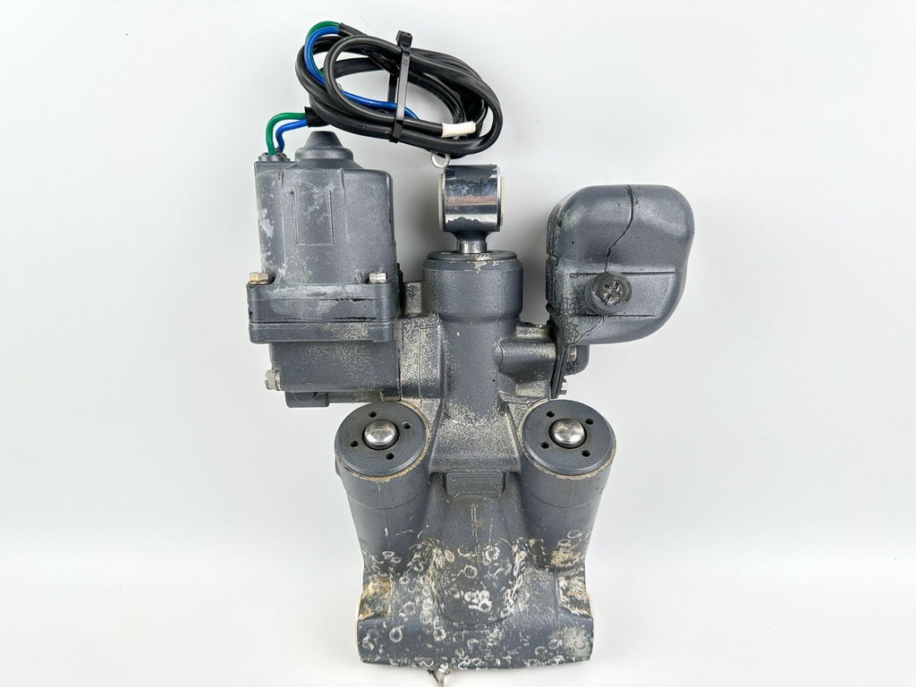 2000 Yamaha 115 HP 4 Stroke Outboard Power Trim Tilt Unit 68V-43800-00-4D OEM