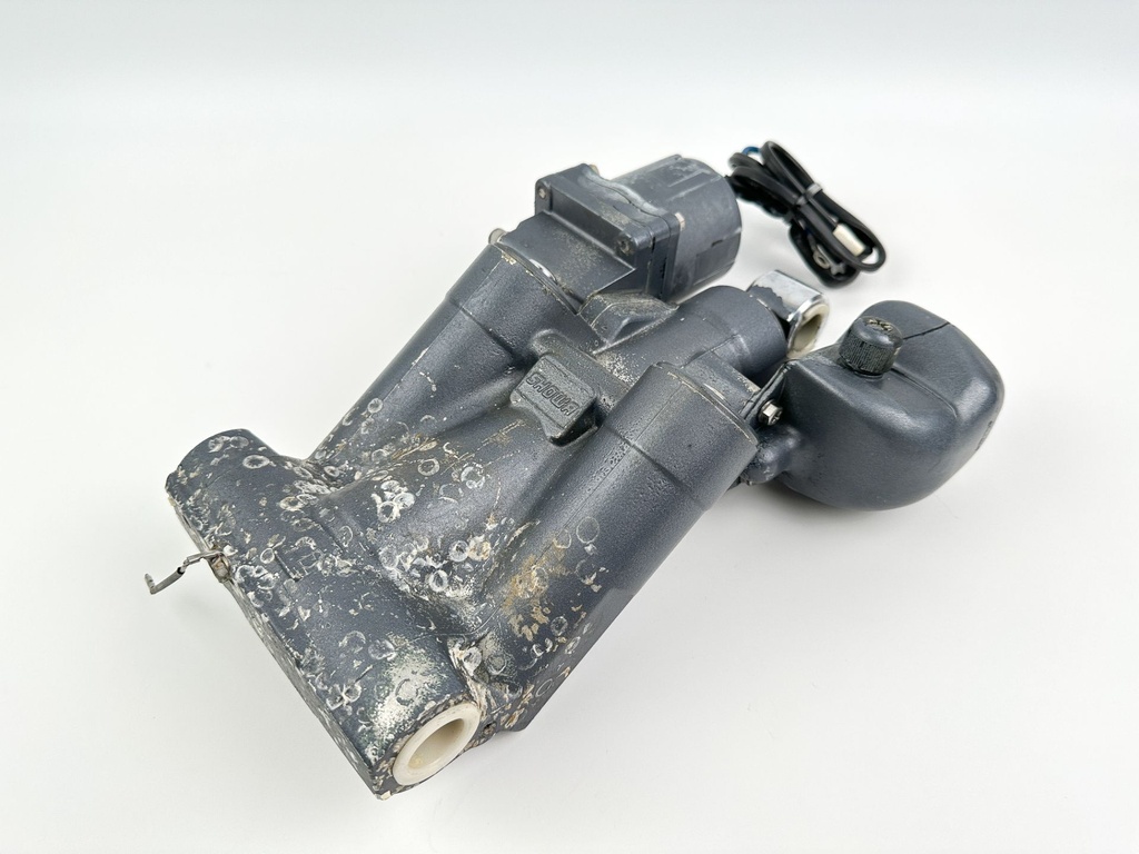 2000 Yamaha 115 HP 4 Stroke Outboard Power Trim Tilt Unit 68V-43800-00-4D OEM