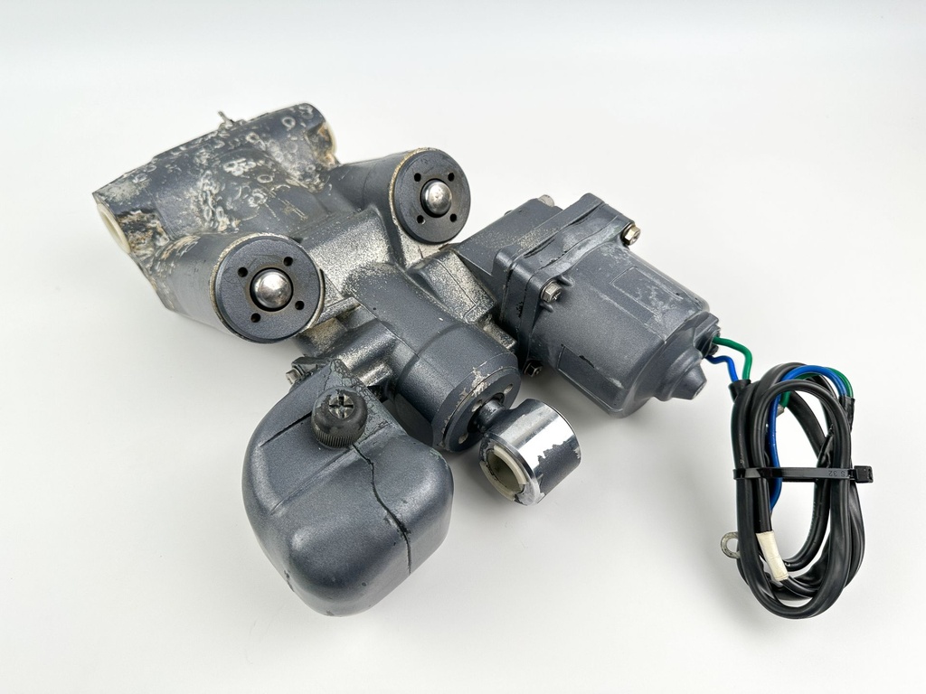 2000 Yamaha 115 HP 4 Stroke Outboard Power Trim Tilt Unit 68V-43800-00-4D OEM