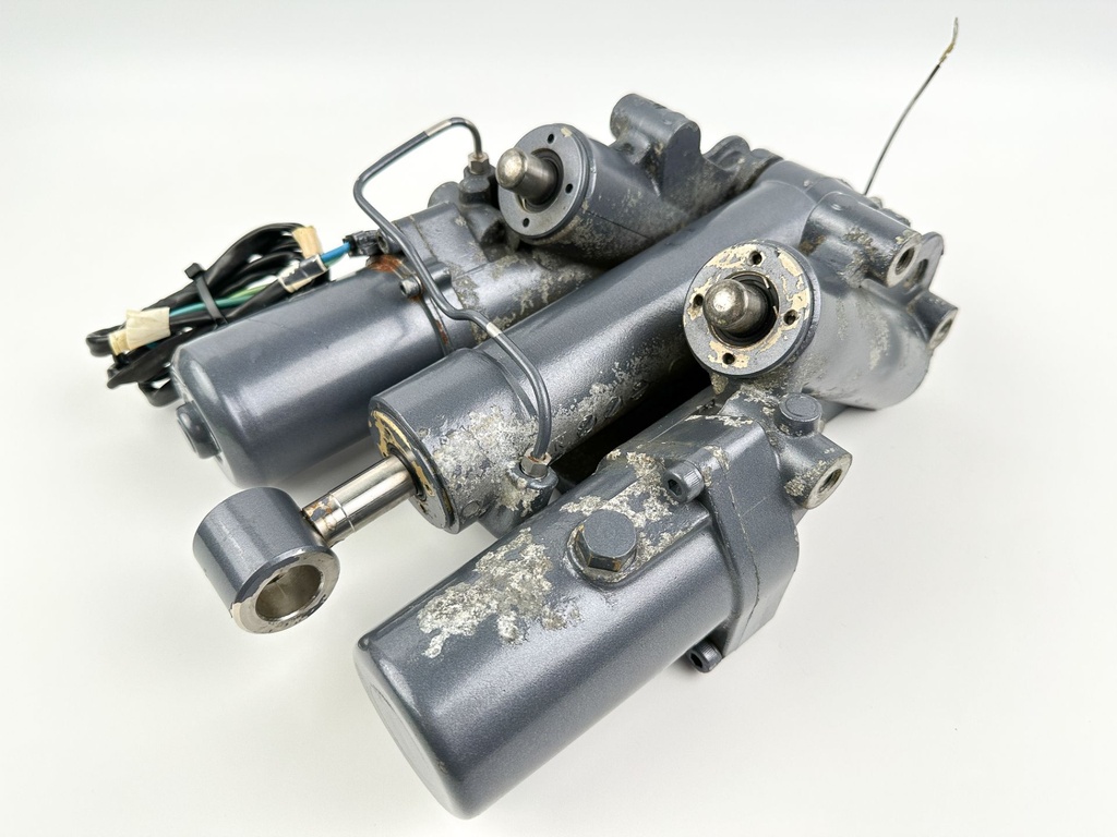 2005 Yamaha 250 HP 4 Stroke Outboard Power Trim Tilt Unit 69J-43800-01-4D OEM