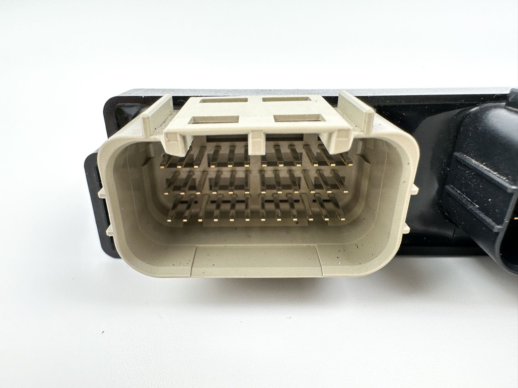 2023 Suzuki 175 HP 4 Stroke Outboard Engine Control Unit ECU 33920-96LT0 OEM