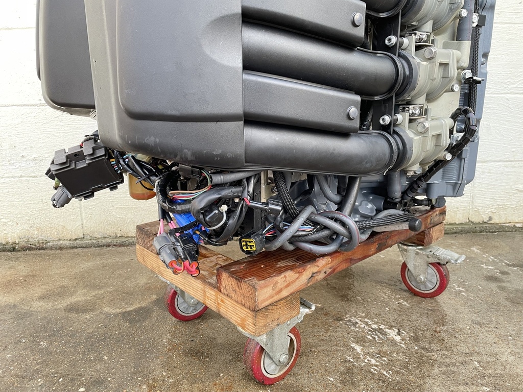 2006 Yamaha 225HP 4 Stroke Outboard Powerhead Assembly Complete Crankcase 584 Hours