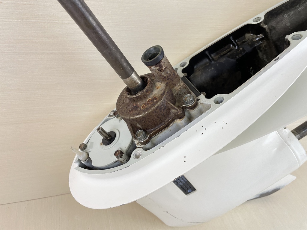 2003 Suzuki 140HP DF140 25" XL Lower Unit Gear Case RH 55110-90J15-0EP