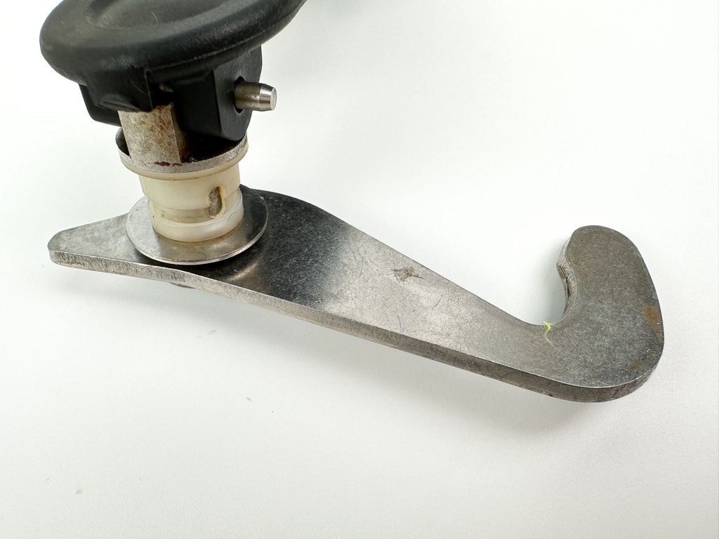 2023 Suzuki 175 HP 4 Stroke Outboard Port Latch Handle 61634-96J02 OEM