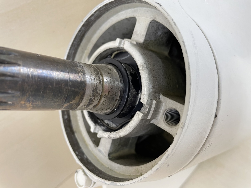 2003 Suzuki 140HP DF140 25" XL Lower Unit Gear Case RH 55110-90J15-0EP