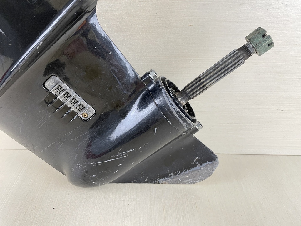 2007 Suzuki 50HP 4 Stroke Outboard 20" L Lower Unit Gear Case RH 55100-87J50-0EP