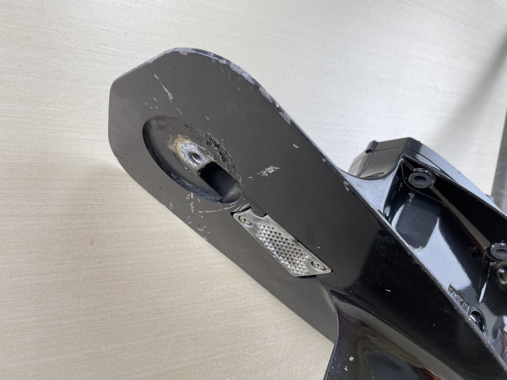 2007 Suzuki 50HP 4 Stroke Outboard 20" L Lower Unit Gear Case RH 55100-87J50-0EP