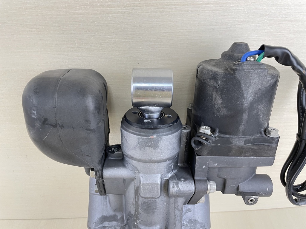 2003 Suzuki 140HP DF140 4 Stroke Outboard Power Trim & Tilt Assembly 5033934