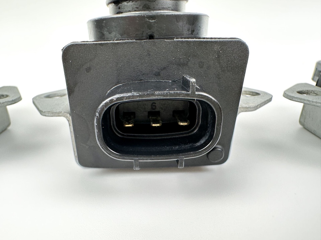 2018 Suzuki 350 HP 4 Stroke Outboard Ignition Coil Set 33410-98L00 OEM