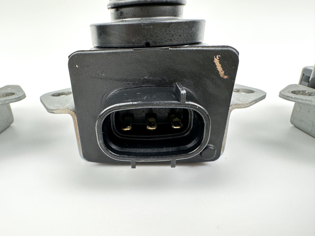 2018 Suzuki 350 HP 4 Stroke Outboard Ignition Coil Set 33410-98L00 OEM