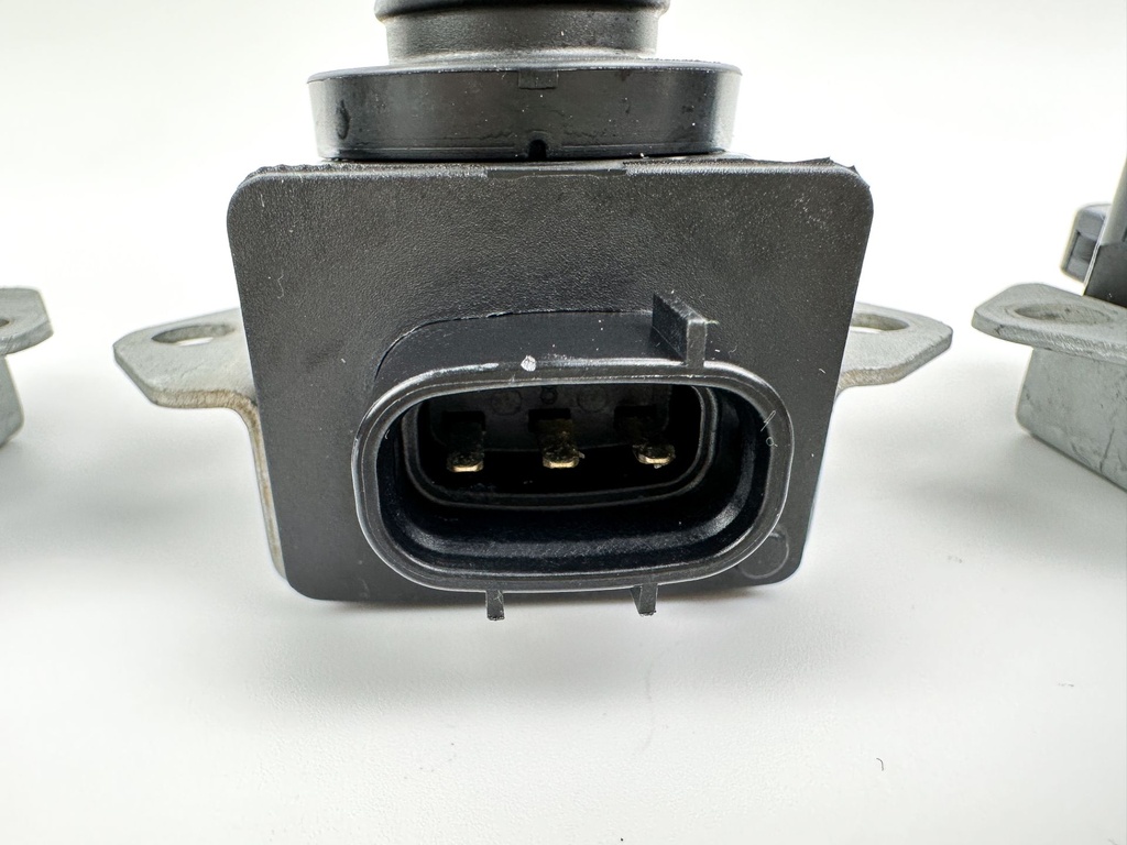 2018 Suzuki 350 HP 4 Stroke Outboard Ignition Coil Set 33410-98L00 OEM