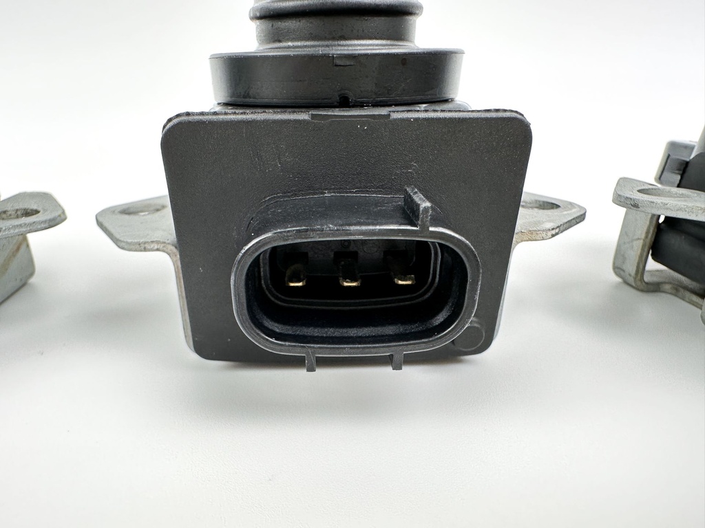 2018 Suzuki 350 HP 4 Stroke Outboard Ignition Coil Set 33410-98L00 OEM