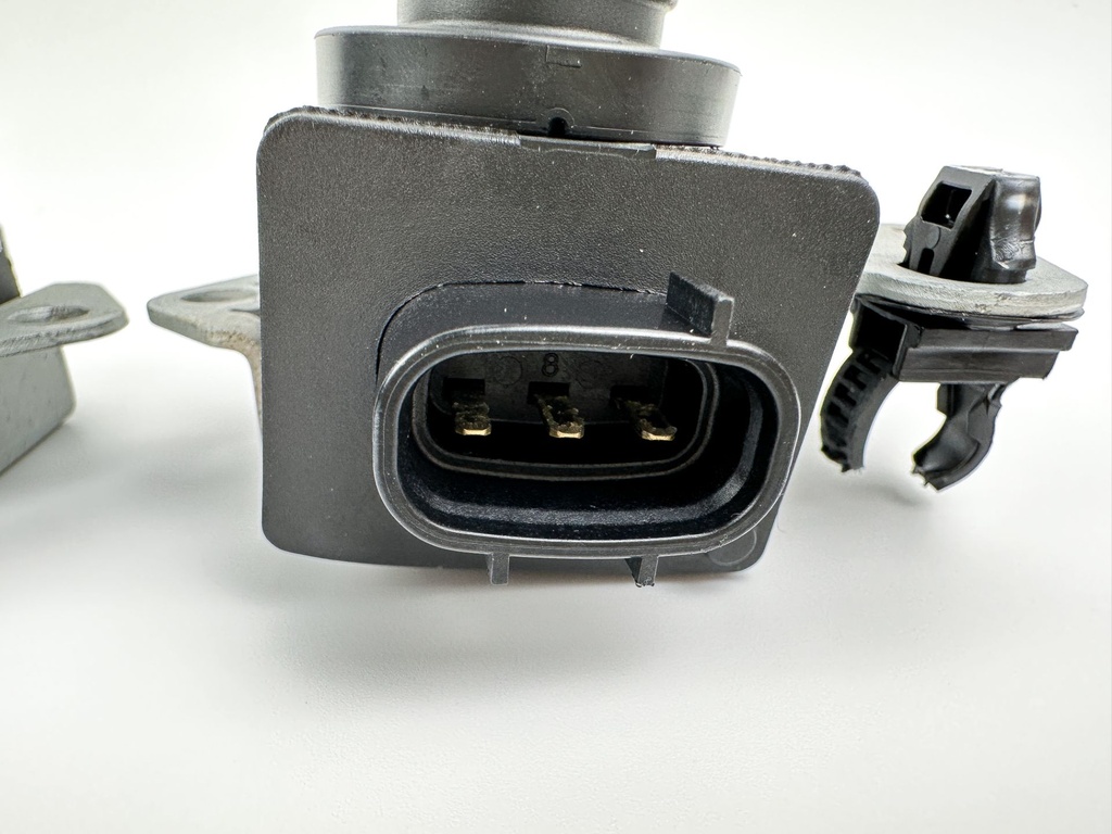 2018 Suzuki 350 HP 4 Stroke Outboard Ignition Coil Set 33410-98L00 OEM