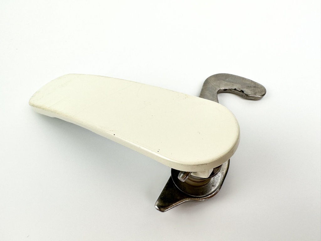 2018 Suzuki 350 HP 4 Stroke Outboard Starboard Latch Handle 61633-93J00-Y5S OEM